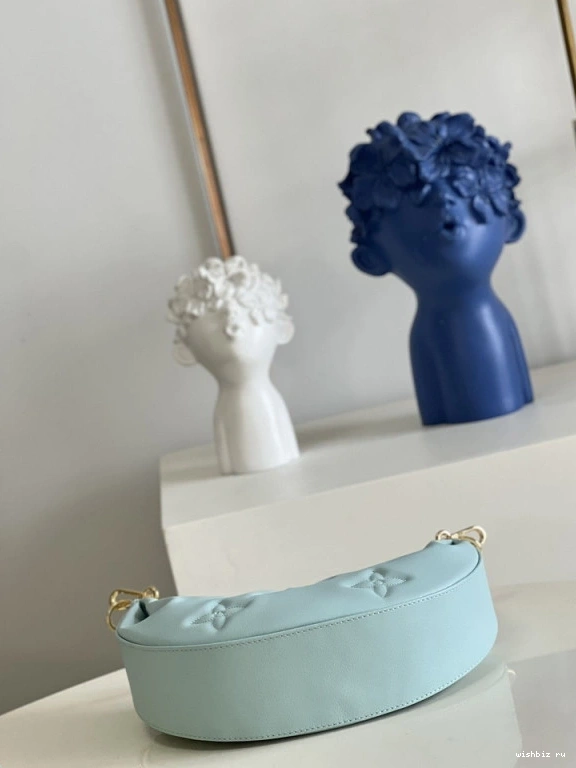 WIS LOUIS OVER MOON THE VUITTON 0321